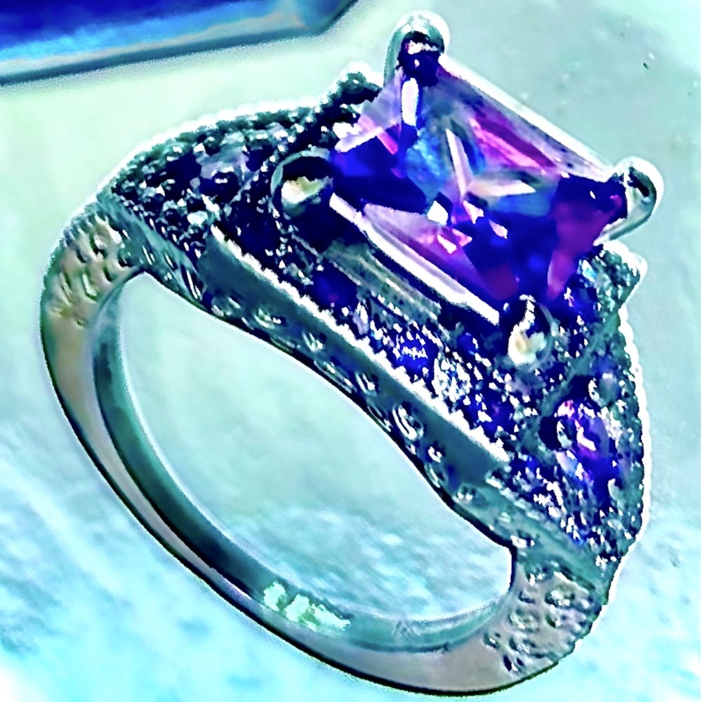 Beautiful Amethyst & White Sapphire Ring Set, Size 8. Discounted shipping!